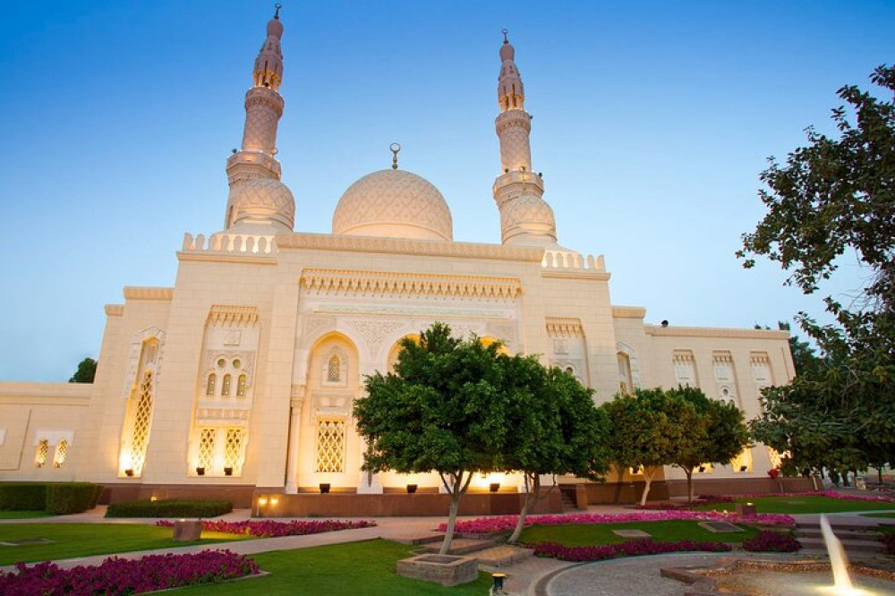 Jumeirah Mosque Tour: The UAE's Welcoming Cultural Experience - My Blog
