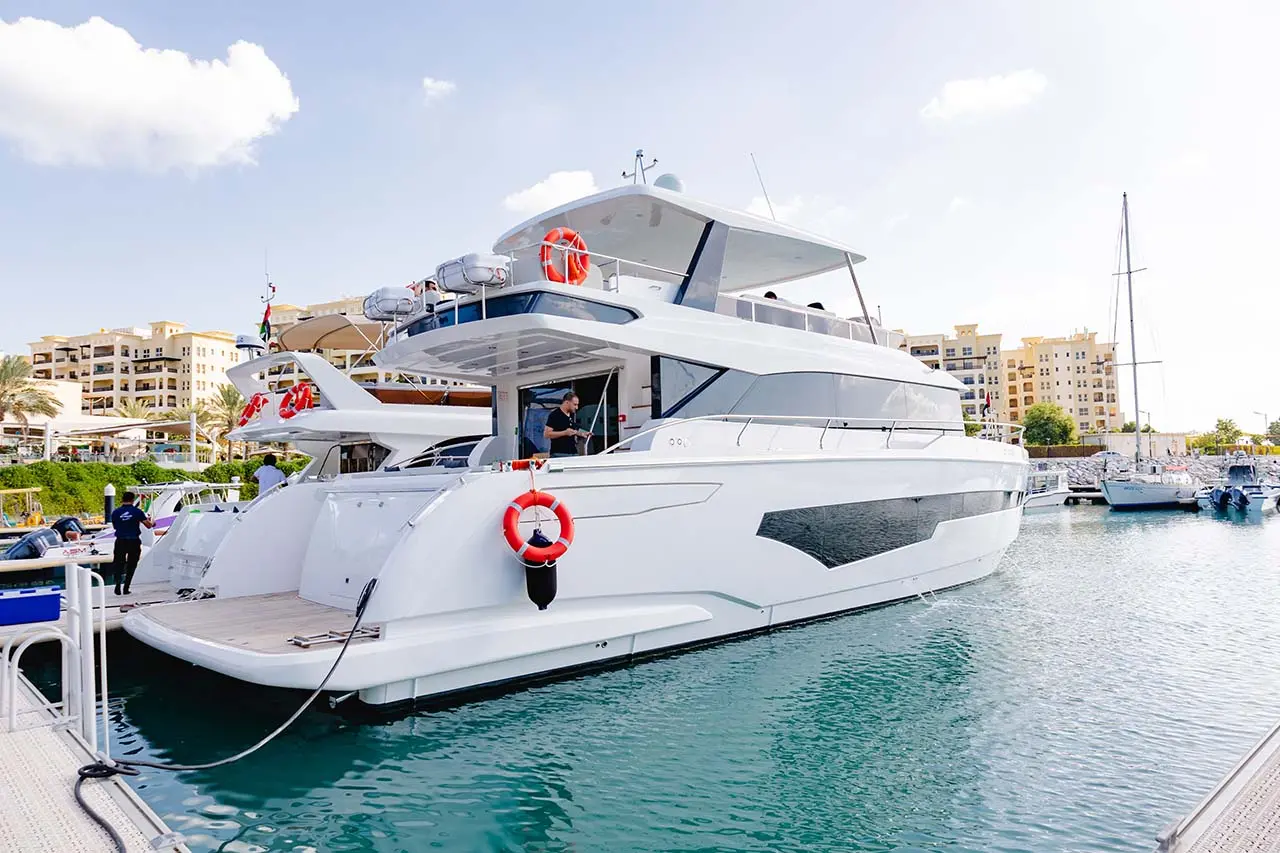 yacht in dubai marina